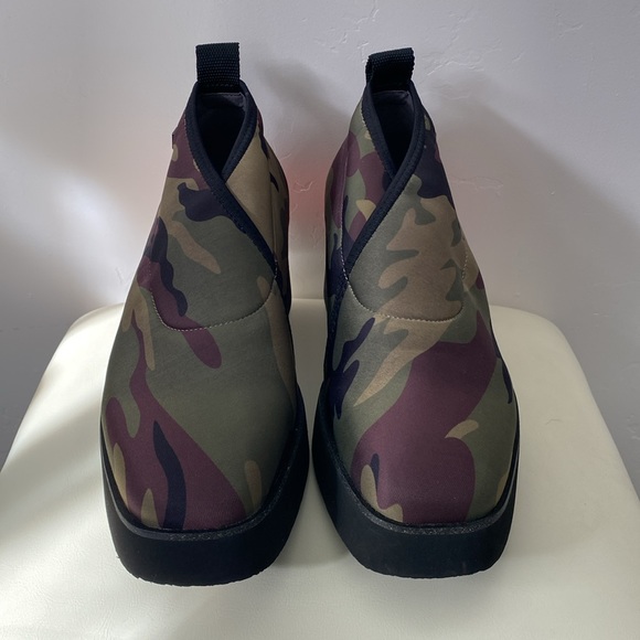 United Nude comfy stretch camouflage print platform bootie, neon orange wedge - Picture 2 of 7